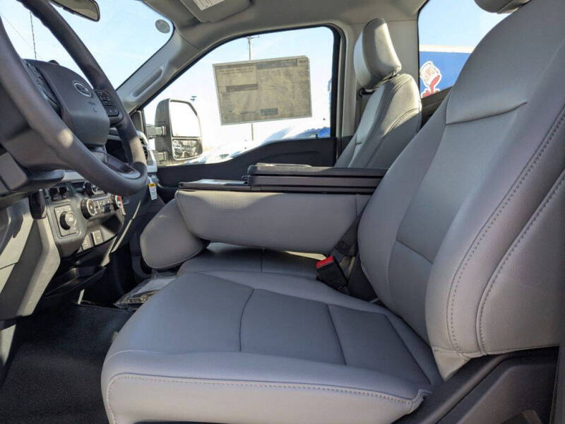 2025 Ford F-600 Super Duty