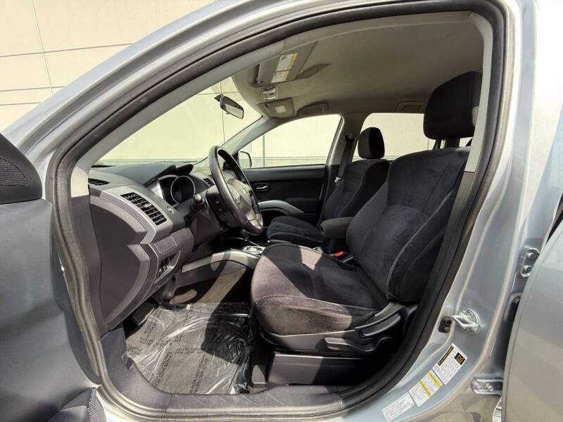 2010 Mitsubishi Outlander ES