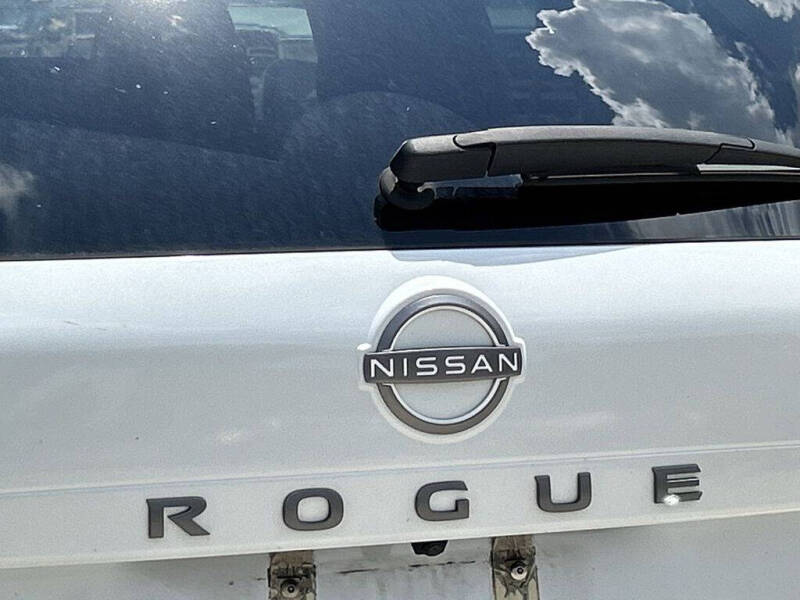 2025 Nissan Rogue SV