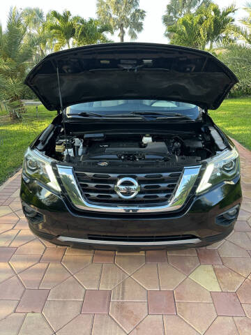 2017 Nissan Pathfinder SL