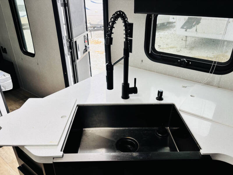 2021 Cherokee Grey Wolf Black Label 23DBHBL