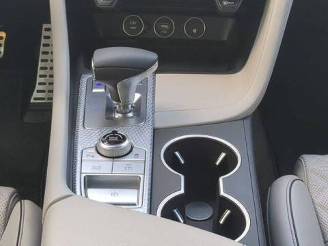 2023 Genesis G70