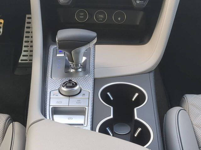 2023 Genesis G70