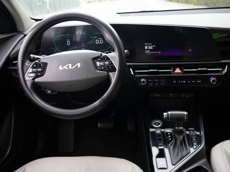 2023 Kia Niro EX