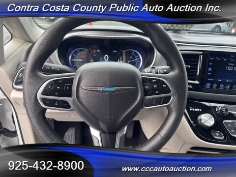 2017 Chrysler Pacifica Hybrid Touring Plus