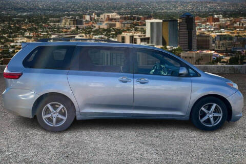 2017 Toyota Sienna LE 8-Passenger
