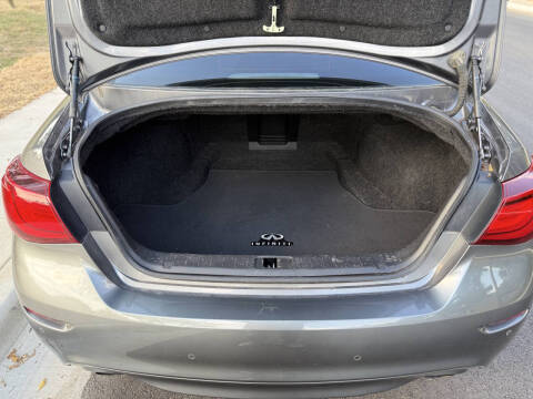 2015 Infiniti Q70 3.7