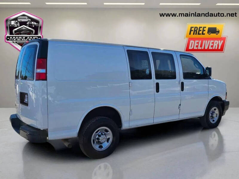 2022 Chevrolet Express 2500