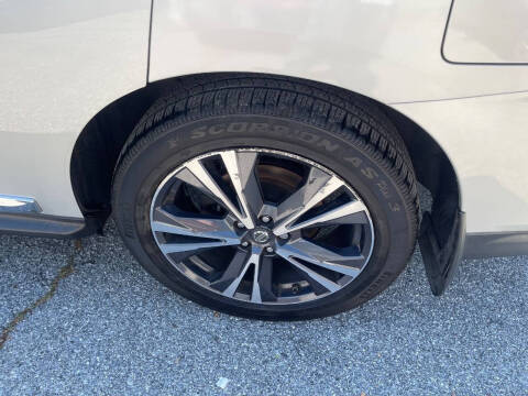 2017 Nissan Pathfinder S