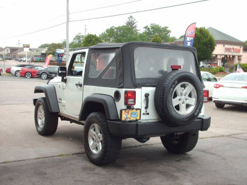 2017 Jeep Wrangler Willys Wheeler