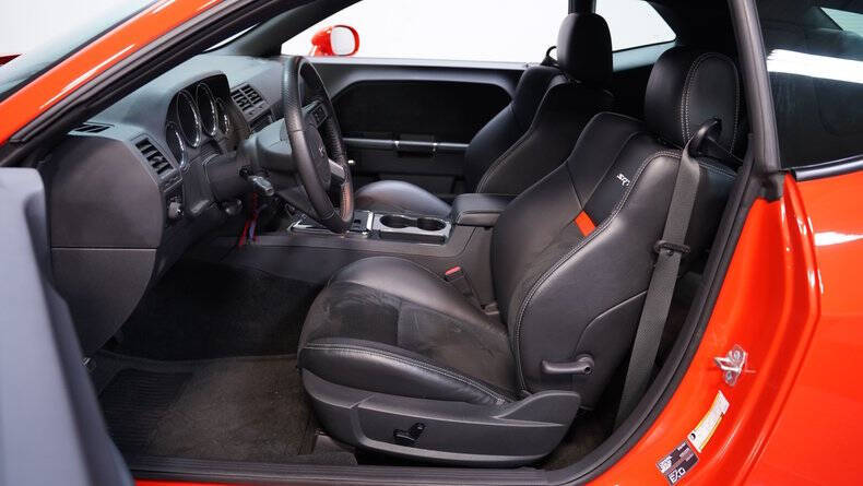 2008 Dodge Challenger SRT8