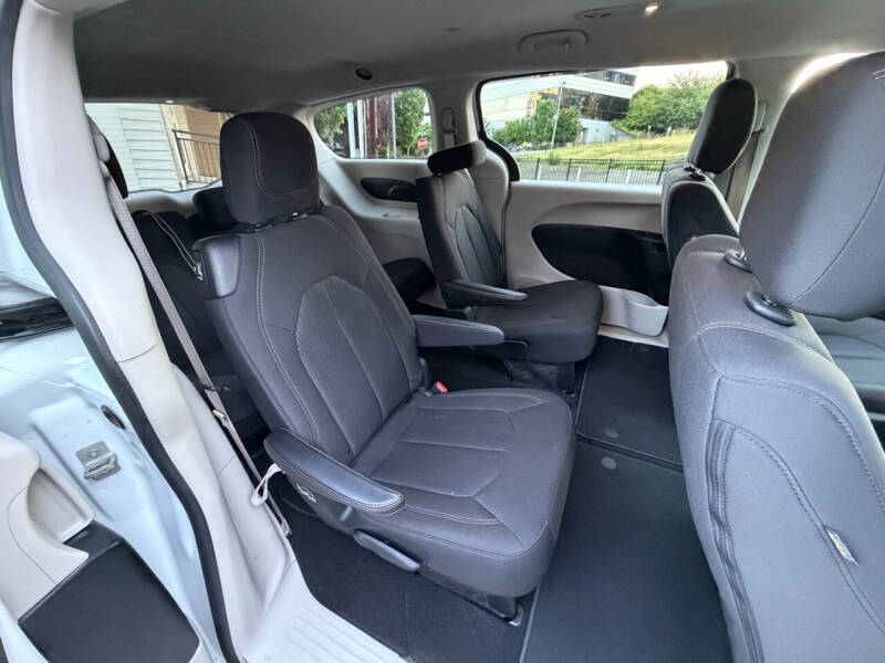 2018 Chrysler Pacifica LX