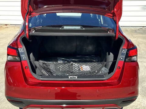 2025 Nissan Versa SR