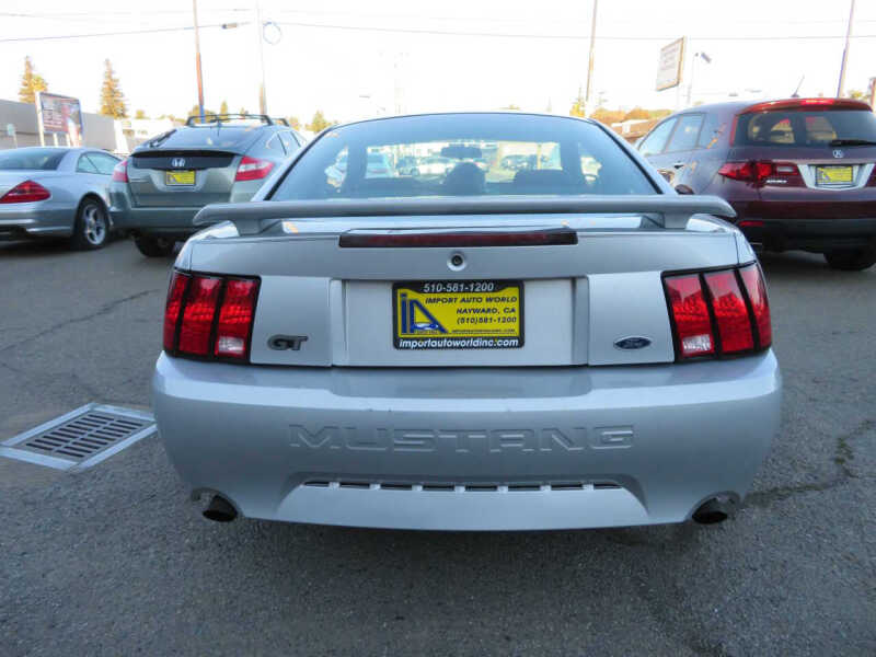 2003 Ford Mustang GT Deluxe