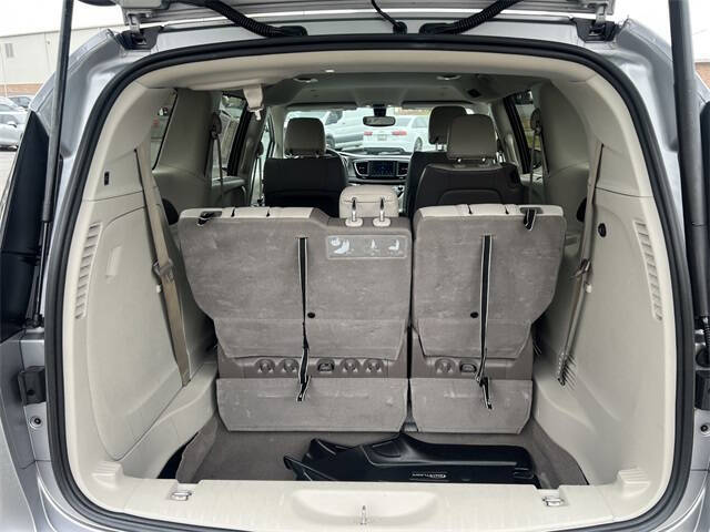 2020 Chrysler Voyager LXi