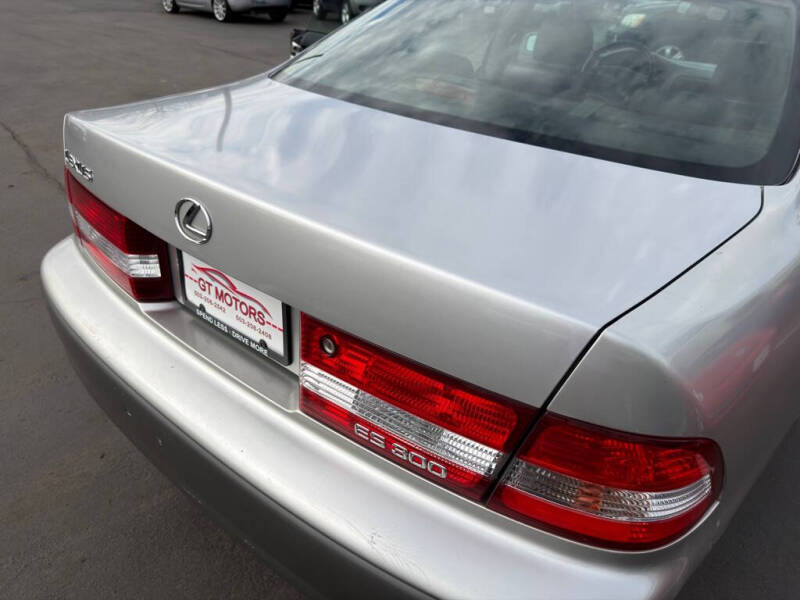 2000 Lexus ES 300