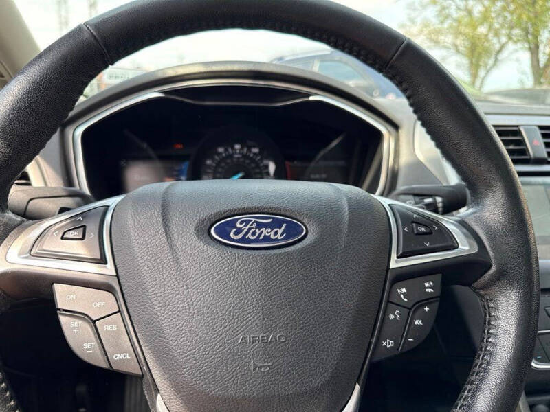 2017 Ford Fusion SE
