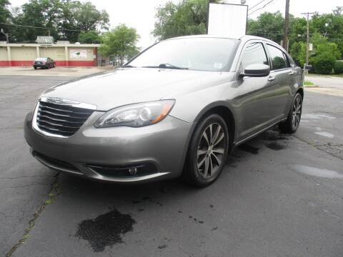 2013 Chrysler 200 for sale at Triangle Auto Sales in Elgin IL