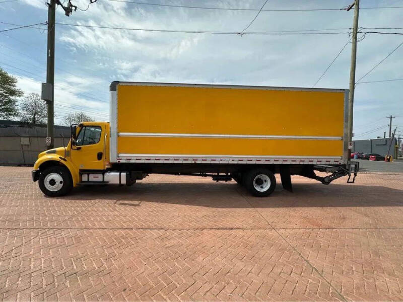 2019 Freightliner M2 106