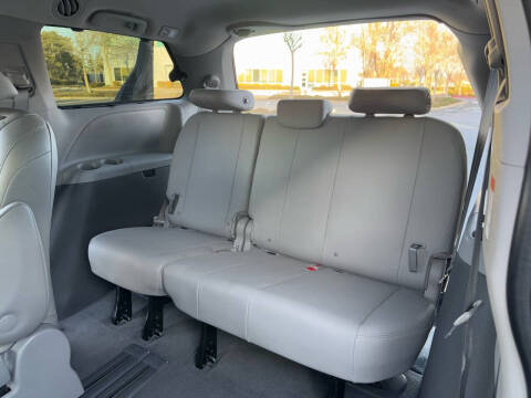 2020 Toyota Sienna XLE 8-Passenger