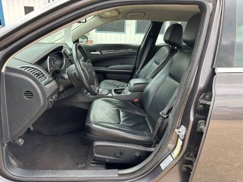 2017 Chrysler 300 Limited