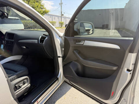 2011 Audi Q5 3.2 quattro Premium Plus