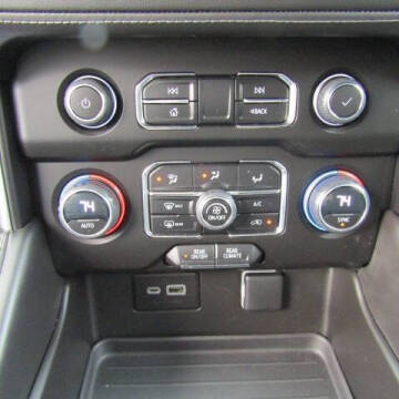 2023 Chevrolet Suburban LS