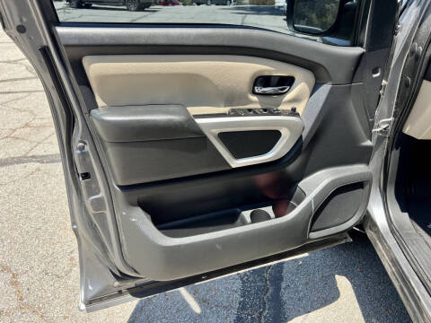 2019 Nissan Titan SV