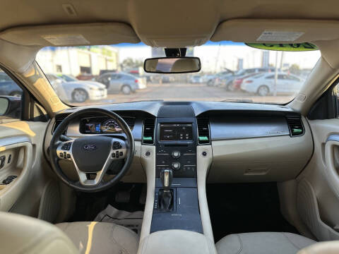 2015 Ford Taurus SEL