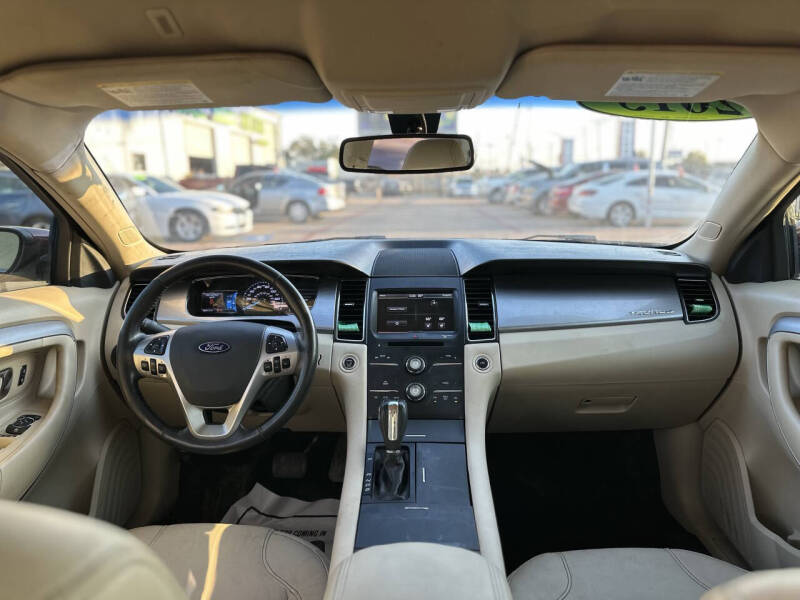 2015 Ford Taurus SEL