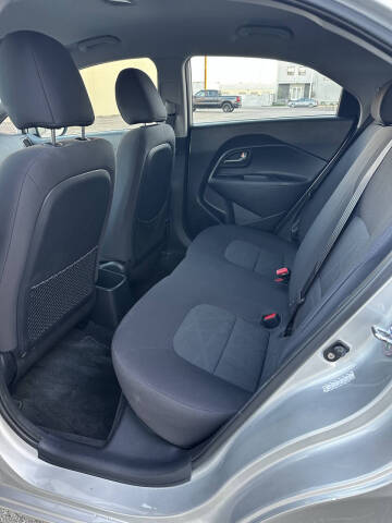 2012 Kia Rio 5-Door LX