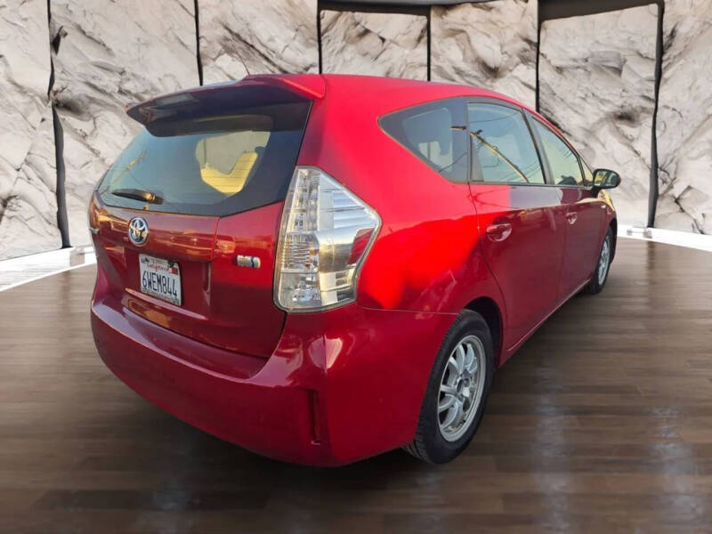 2012 Toyota Prius v Three