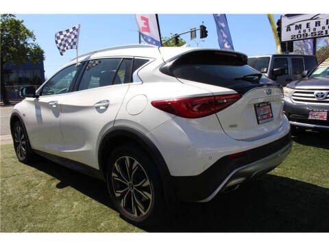 2018 Infiniti QX30 Essential