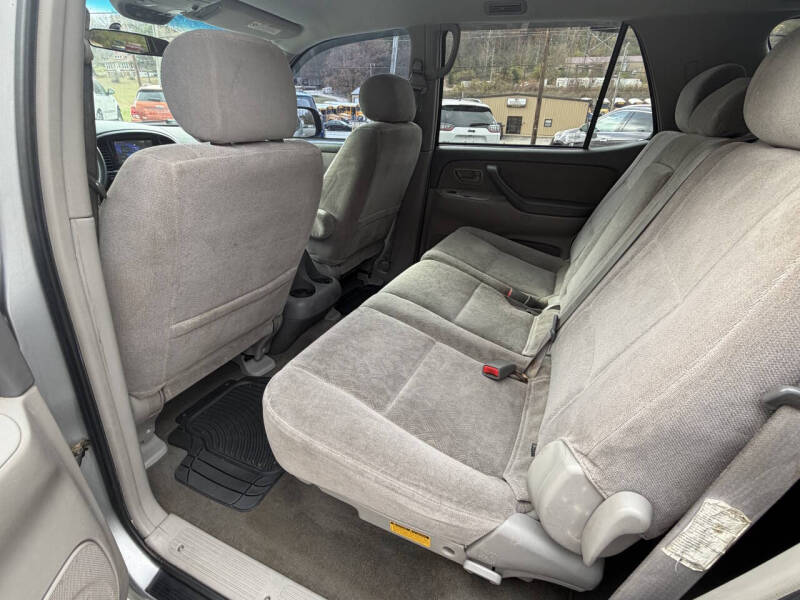 2002 Toyota Sequoia SR5