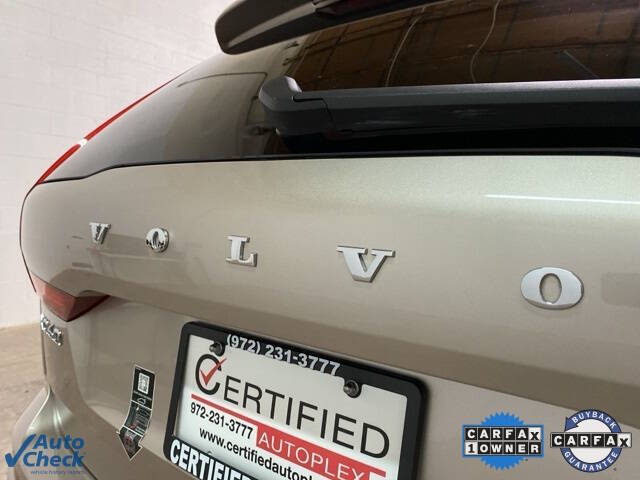 2025 Volvo XC60 B5 Core Dark Theme