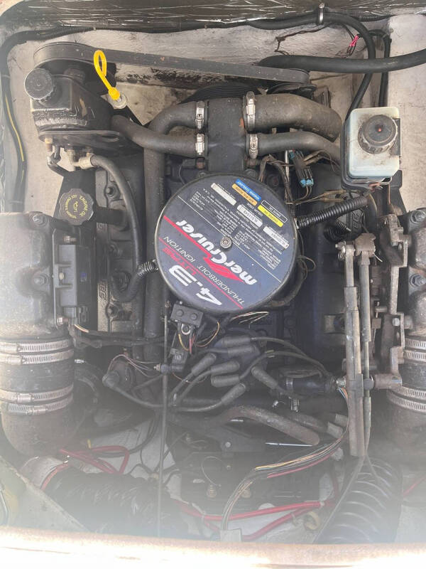 1999 Bayliner Trophy 2052