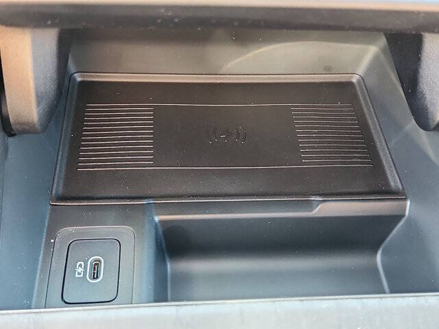 2026 Land Rover Range Rover Velar P400 Autobiography