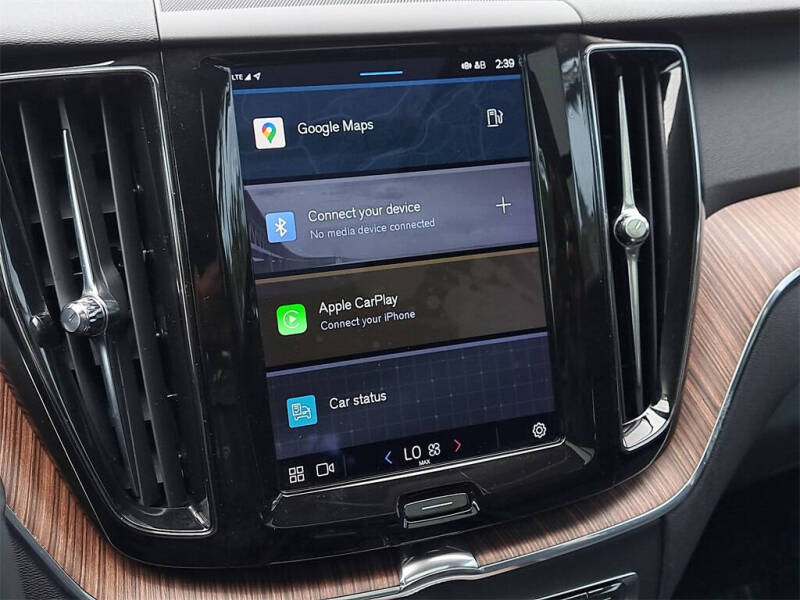 2022 Volvo XC60 B5 Momentum