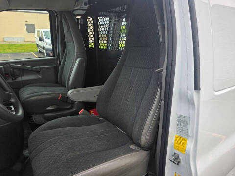 2025 Chevrolet Express 2500