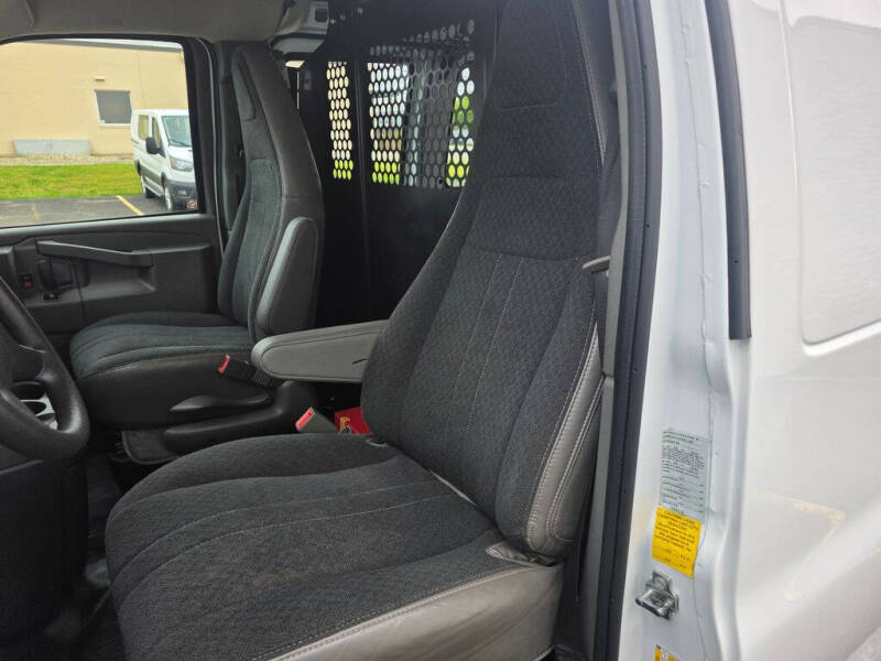 2025 Chevrolet Express 2500