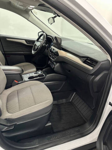 2022 Ford Escape SE