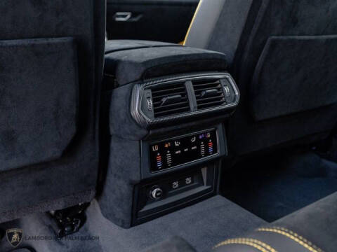 2023 Lamborghini Urus Performante
