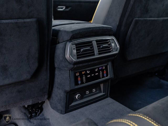 2023 Lamborghini Urus Performante