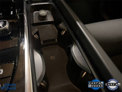 2025 Volvo XC60 B5 Plus Dark Theme