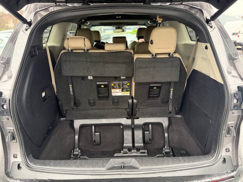 2021 Toyota Sienna XLE 8-Passenger
