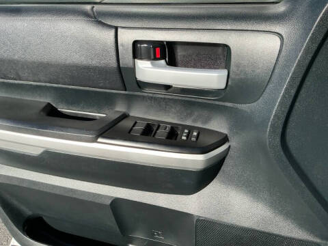 2017 Toyota Tundra SR5