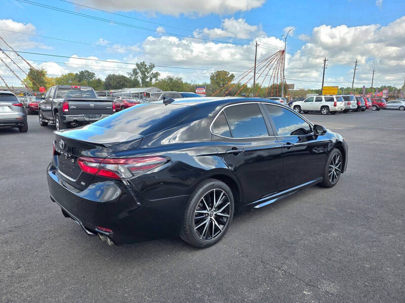 2022 Toyota Camry SE