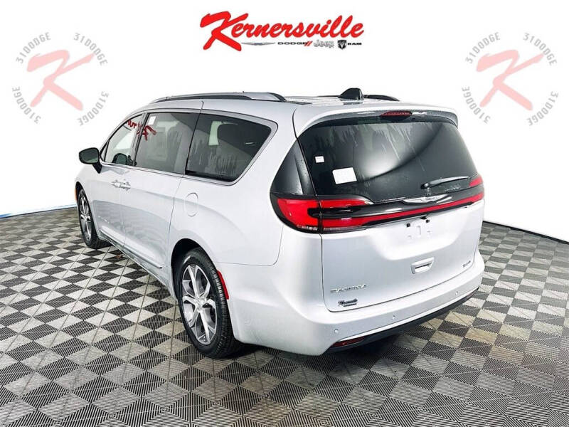 2026 Chrysler Pacifica Pinnacle