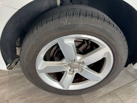 2011 Audi Q5 3.2 quattro Premium Plus