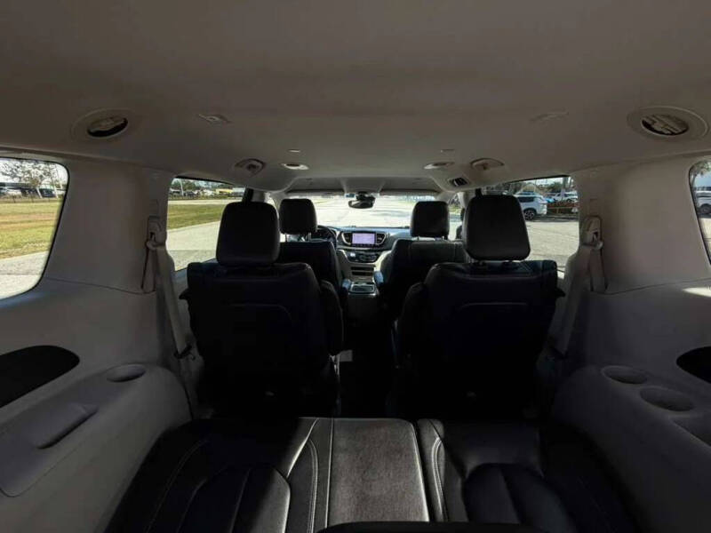 2022 Chrysler Pacifica Hybrid Touring L